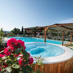borgo-campetroso.it-tuscanyhotel.com/
